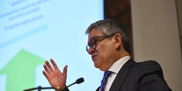 Mario Marcel en seminario de Clapes UC