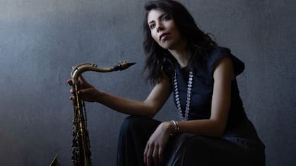 La estrella chilena del saxo Melissa Aldana regresa para presentarse este lunes en el Nescafé de Las Artes