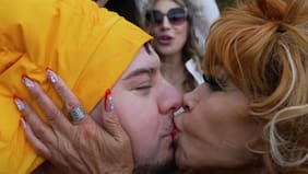 Revisa el momento: el beso entre Diego González y la Tigresa del Oriente