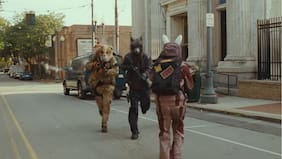 El tráiler de Cómo Robar a un Banco muestra el regreso del director de Deadpool 2 con una banda de ladrones viral
