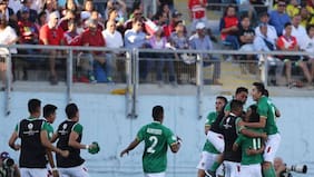 Evo Morales destaca a jugador de Bolivia que celebró nadando ante Chile