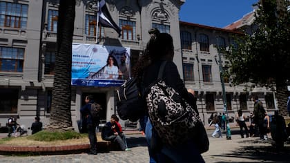 Gobierno activa cobros del CAE a deudores que ganen más de $1,5 millones y endurece postura fiscal