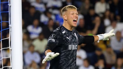 “Era una pelota fácil”: Johnny Herrera apuntó contra Vicente Bernedo tras derrota de la UC