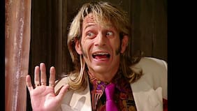 Alfredo Castro reflexiona sobre las emblemáticas teleseries de Vicente Sabatini: “Esos diez años de TVN fueron los más gloriosos de la tv chilena desde el punto de vista creativo...”