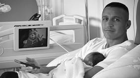 Alexis Sánchez sorprendió al compartir tiernas postales junto a su hija: enterneció a las redes