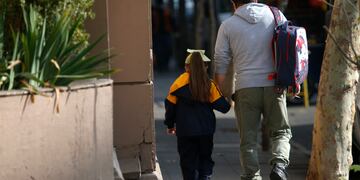 Mineduc adelantara las vaciones de invierno y las extendera.