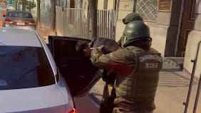 Al ver que lo estaban grabando, tomó una decisión: revelan video del cuarto de detenido por asesinato de niño de 12 años