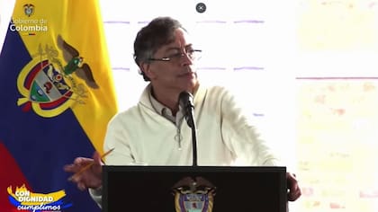 La confesión hot del presidente de Colombia en medio de acto oficial: “Hago cosas muy buenas”