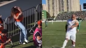 ¡Le pegoooó!: periodista sufre brutal pelotazo de picado jugador y quedó en el suelo