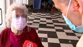 "No tengo ayuda de mis hijos, de nadie... No me hubiera gustado ser madre, con eso digo todo”: la soledad de votante de 75 años