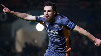 De los mejores pagados en su club: filtran el millonario sueldo de Ben Brereton en el Derby County