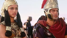"Cuando interpreté a 'Cleopatra' y él a 'Marco Antonio' tuvimos un largo noviazgo... Estuve de novia con Billy Zane durante dos años", recuerda Leonor Varela