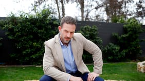 Hernán Contreras vuelve a las teleseries del 13 como villano: “Hace años que no me salía un trabajo tan entretenido”