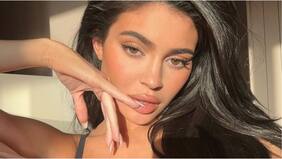 “Literalmente un ángel”: los coquetos registros de Kylie Jenner en micro bikini metalizado