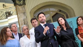 Alcaldes harán responsables al Gobierno por el impacto sanitario que tendría la quiebra de las isapres y el colapso de la salud pública para sus vecinos