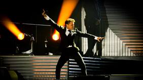 No culpes a la lluvia: Luis Miguel se choreó en vivo y dejó botado concierto