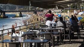 Como en verano: Viña y Valpo se taparon de turistas