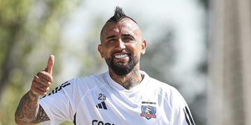 Lionel Messi e ídolos del fútbol felicitaron a Arturo Vidal por su arribo a Colo Colo