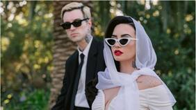 Fotos: Demi Lovato se casó en secreto y deslumbró con vestido hecho a mano por Vivienne Westwood