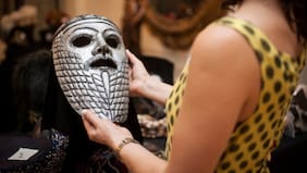 Vuelve la venta de vestuario al Teatro Municipal de Santiago: Lugar, fechas y horarios