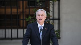 ¿Quién le entregará la banda presidencial a José Antonio Kast?