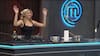 Olvidó el sartén y se puso nerviosa: Yann Yvin lapidó a participante en debut de MasterChef Chile en TVN