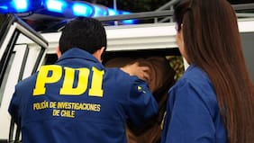 Las dos versiones del chofer venezolano de Uber sobre su rol en el falso cuartel de la PDI
