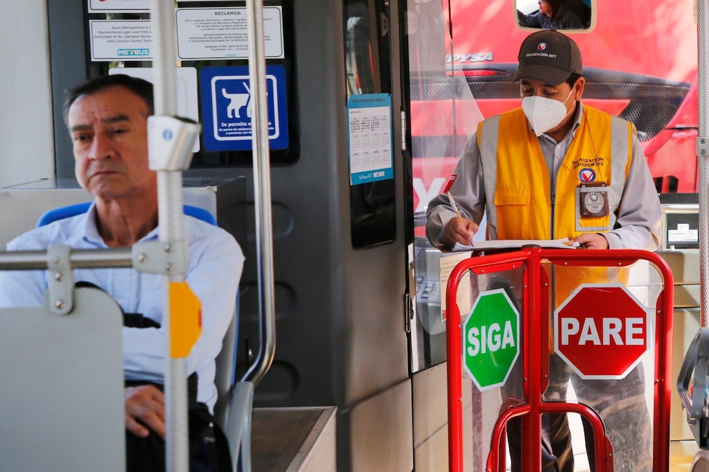 Estas son las nuevas medidas para los evasores de buses RED. Foto: Aton.