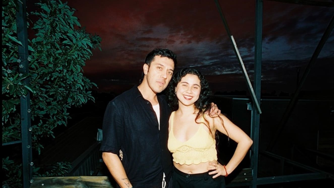 Cruce del alta sensibilidad: Gepe y Silvana Estrada reinventan “Hablar de Ti”