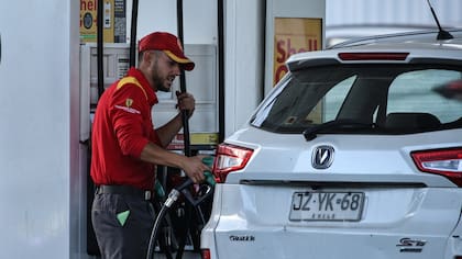 Todo sube y tu plata vale menos: IPC de abril se dispara 1,3% tras histórica alza de combustibles