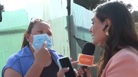 “¡Te pido respeto!“: notera frena en seco a pobladora de megatoma que acusó a la TV de mentir y tirarles ”mala onda"