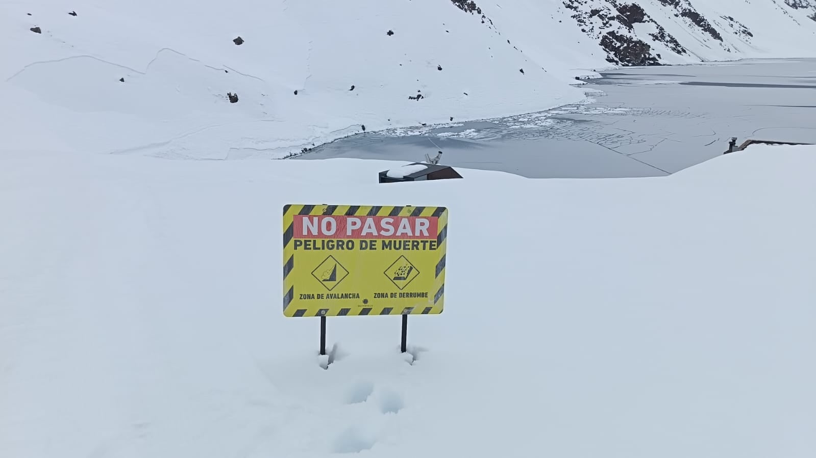 Avalancha en la Laguna del Inca: revelan identidad de dos víctimas fatales mientras la tercera aún no es rescatada