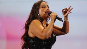 "¡Ya, si me queda poco, conch...! ¡Respeta el trabajo, w...!", reacciona Pamela Leiva ante pifia en Festival de Longaví