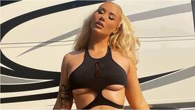 “¡Chica, literalmente tú me quieres matar”: Iggy Azalea sacó suspiros con sus bikinazos de infarto