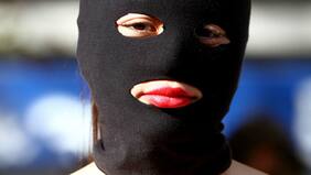 Grupo feminista irrumpe en la Cámara Baja con la "yeguada latinoamericana"