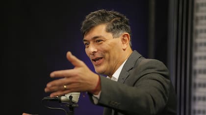 Franco Parisi sorprendió a conocido diputado con íntimo e insólito regalo: una parlamentaria no se contuvo y se inmortalizó con el obsequio