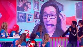 "Te podemos leer los labios si", "qué linda las fotos de atrás…", lesearon a Rafa Araneda por problemas durante una de sus conexiones vía streaming desde Estados Unidos