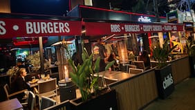 Un templo mundialero: Chili’s abre su primer local fuera de un mall y lanza promoción solidaria