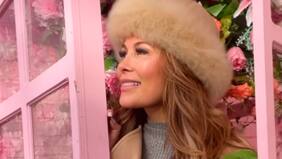 "Cathy Barriga llegó toda de rosado, con su cartera rosada, zapatos rosados, llena de brillos. Yo dije 'esta es la Barbie humana...'", cuenta el periodista Luis Sandoval sobre reunión en su nueva casa televisiva