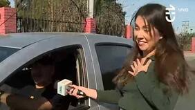 ¿Lo llamará? El coqueto gesto con el que chofer sorprendió en vivo a periodista de CHV