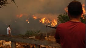 Pirómano suelto en el Maule: vecinos denuncian a sospechoso y carabineros lo pillan agachado en comprometedora acción