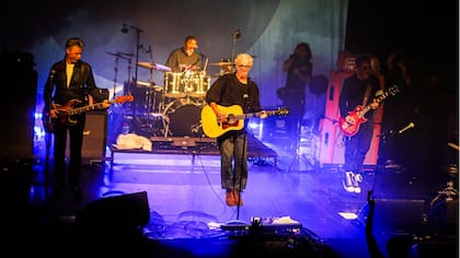 Travis en el Teatro Coliseo: un recinto que no acompaña y una banda que sí responde