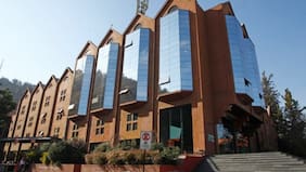 Canal 13 lanzará la primera teleserie vertical chilena con temática LGBT: estos son los protagonistas