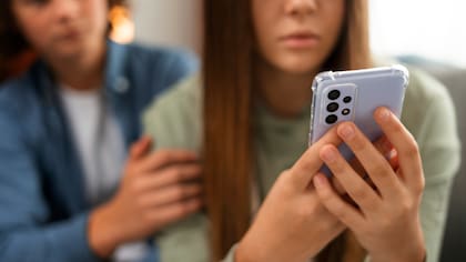 Ni el internet está seguro: Uno de cada cuatro chilenos ha caído en una estafa digital