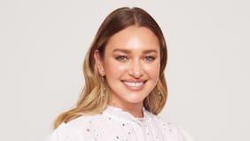 ¿Se casa?: Daniela Nicolás sorprendió en la Gala del Festival de Viña con anillo de compromiso