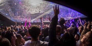 ¡Sorprendió a DiCaprio y Jimmy Page! Vuelve a Chile el show inmersivo de Fuerza Bruta