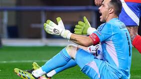Las reflexiones de Claudio Bravo tras eliminación de Chile en Copa América: arremetió contra el VAR y dio luces sobre su futuro