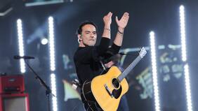 ¿Te diste cuenta? Este es el detalle que se mostró en la transmisión de Los Bunkers en Viña y que casi nadie notó