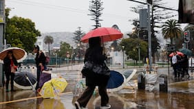 ¿Lloverá en Santiago?: Emiten aviso de lluvias para cinco regiones del país
