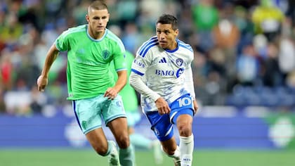 “Orquestó muy bien el juego”: DT de Alexis Sánchez destacó al chileno tras ser clave en empate